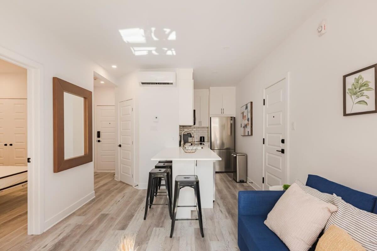 M11 Luxury 2br Sofa Bed In The Heart Of Plateaumile-end * Montreal