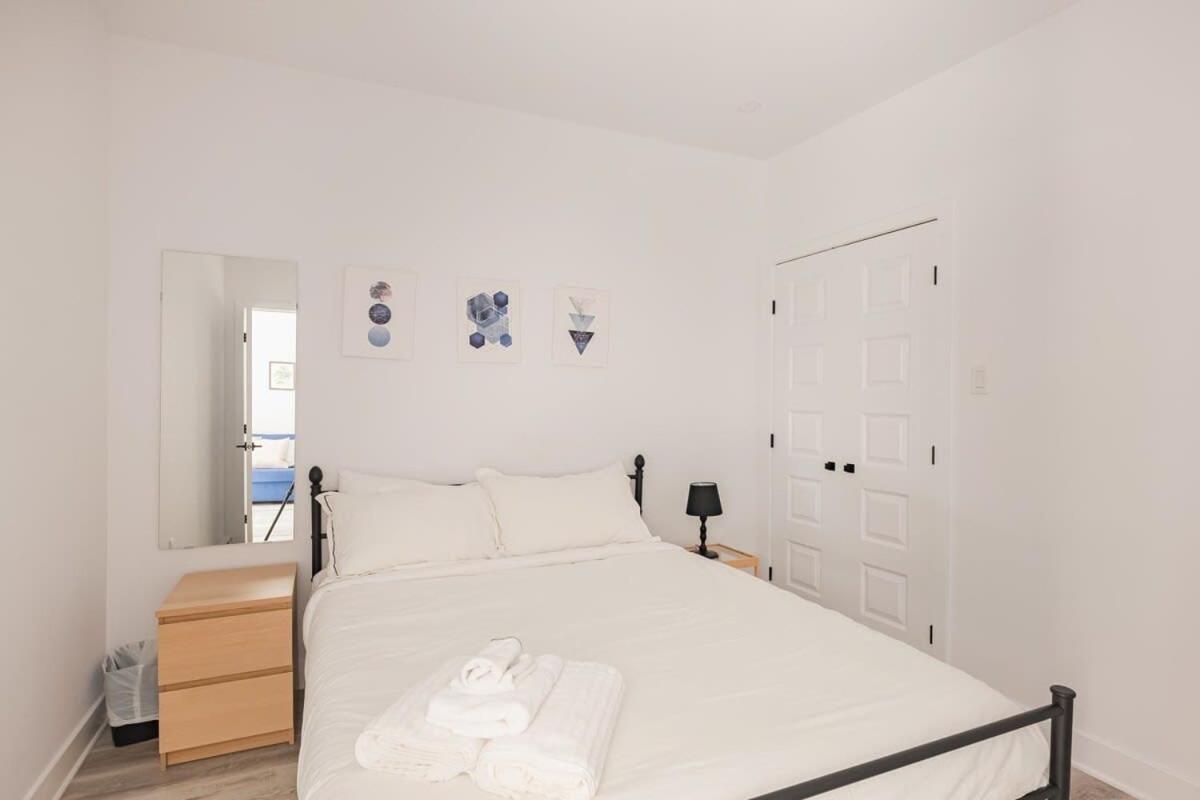 Apartment M11 Luxury 2br Sofa Bed In The Heart Of Plateaumile-end Montreal